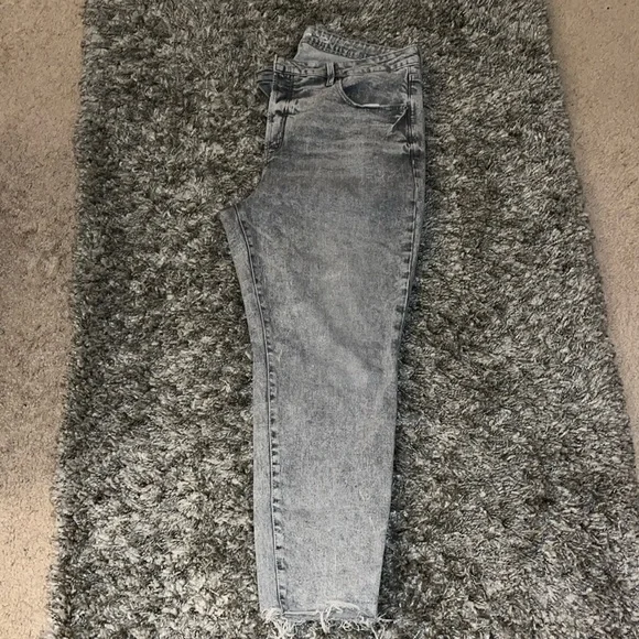 Women’s Grey Washed Jeans - Picture 1 of 6